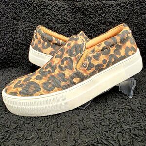 Steve Madden Gills Platform Slip-On Sneakers Leopard Print Size 6